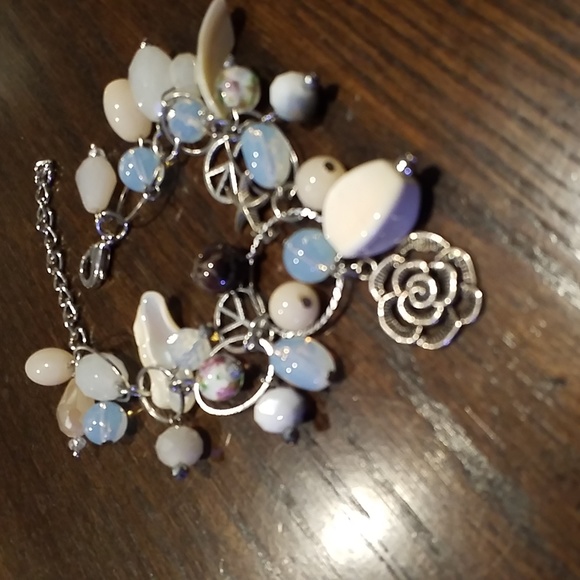 Fun Silvertone Multisize Link  Bracelet With Beads, Dangles, Shell, Peace Signs. - Picture 2 of 3